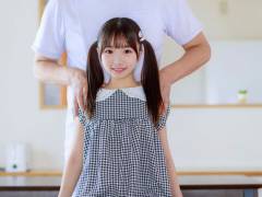 ママがおでかけでお留守番してたら訪問整体師のおじちゃんにえっちなマッサージされまシタ