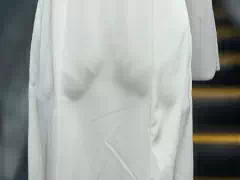 《ケツにへばり付くとはまさにこの事だ！アイドル級美女のオシャレワンピ》