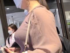 ロケット爆乳ギャルのニットボイン！