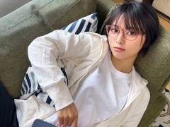 スマホ依存症でSEX依存症の引き籠りちっぱいニート眼鏡っ娘中出しハメ撮りぶっとび動画