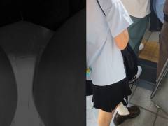 素人プレイ日記３０４TRAIN目胸元を覗かれながらプレイされる女子の生態