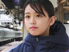 《部活女子》【電車チカン】★陸上部の日焼け美○女が「おチンポ気持ちイイッ！」と未成熟ボディを痙攣させて中出しアクメ