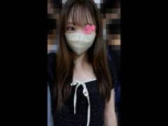 超絶可愛い女子大生を手マン。美乳を揉み乳首を弄るとコリコリに。声を出せずに静かに絶頂。密室お触り。