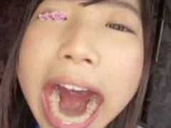 ブルマっ子の可愛いお口に精子大量注入‼