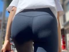 《美ヒップとレギンスの相性抜群！ニュルっと滑らかに揺れ動く尻肉のセレブ美女》