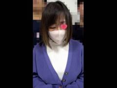 通勤中の美女に集団お触り｡ 美乳揉みからの､ パンツ越し手マンで大絶頂｡