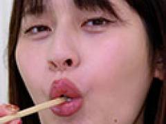 【巨大娘】女看守が凶悪を縮小！尋問の末、巨大な口で一人残らず噛み殺す【優梨まいな】