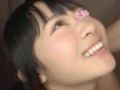 日焼け跡が可愛いチビッ子ちゃんと露出・温泉旅行