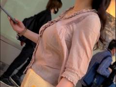 超爆乳HカップなボリュームMAXな美女の破壊力満点乳！