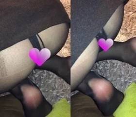 スカートがずり上がってパンチラハプニングOLさん