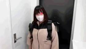 Gカップ配達員にお触り交渉/玄関で柔らかすぎ爆乳を揉みまくり【巨乳/パンチラ/乳首】